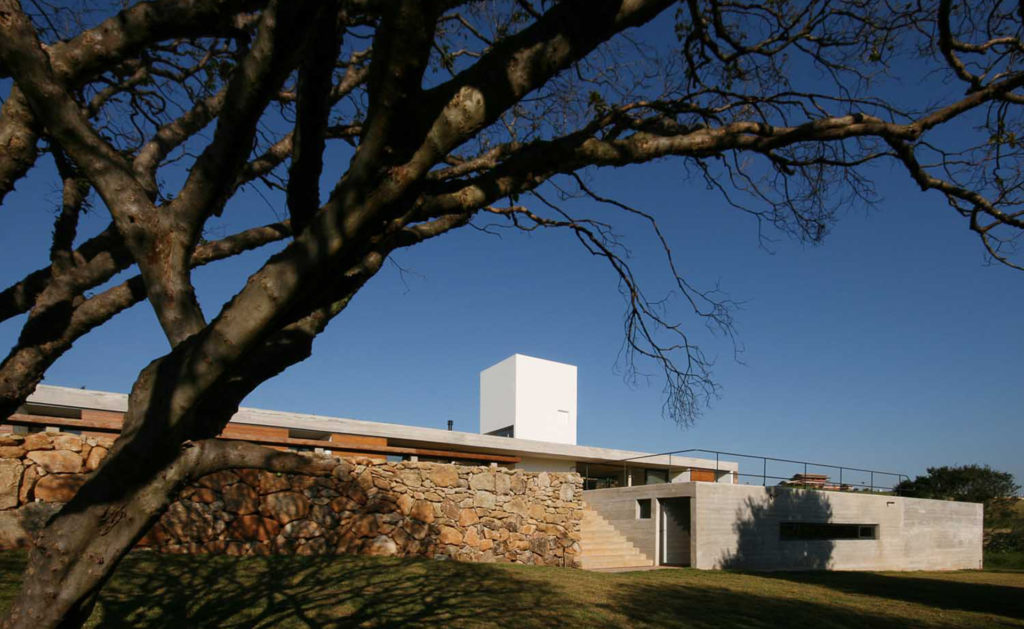 Foto de CASA EM JOANÓPOLIS, 2005 - UnaMunizViegas