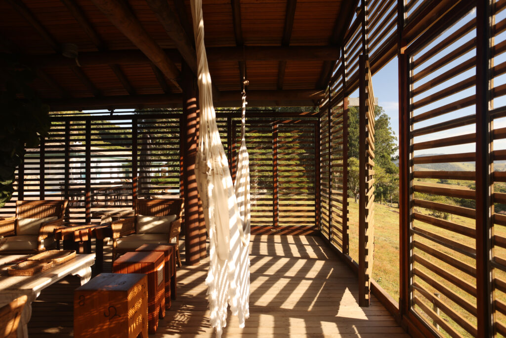 Foto de PAVILHÃO CARAMBÓ, 2001 - UnaMunizViegas