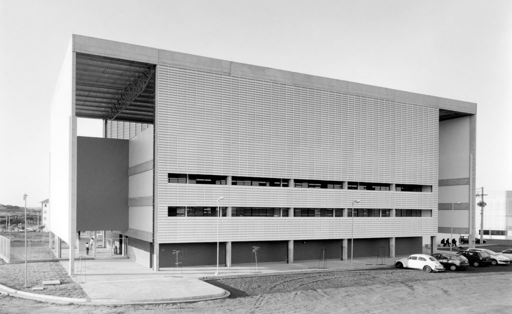 Foto de ESCOLA EM CAMPINAS, 2003 - UnaMunizViegas