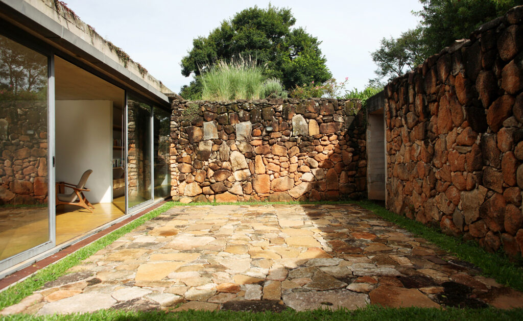 Foto de CASA EM JOANÓPOLIS, 2005 - UnaMunizViegas