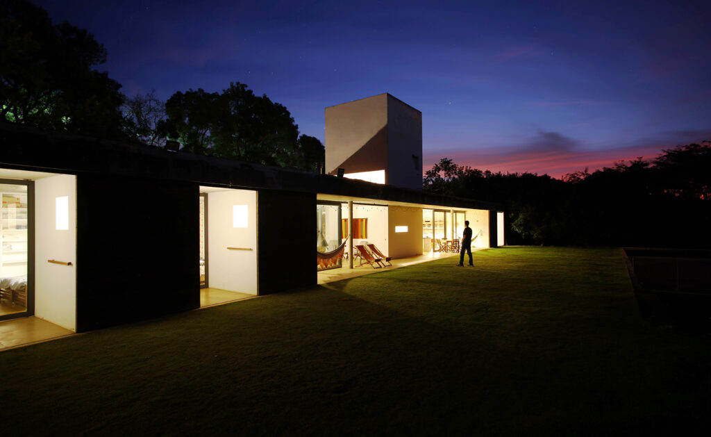 Foto de CASA EM JOANÓPOLIS, 2005 - UnaMunizViegas