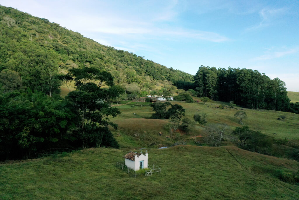 Foto de PAVILHÃO CARAMBÓ, 2001 - UnaMunizViegas