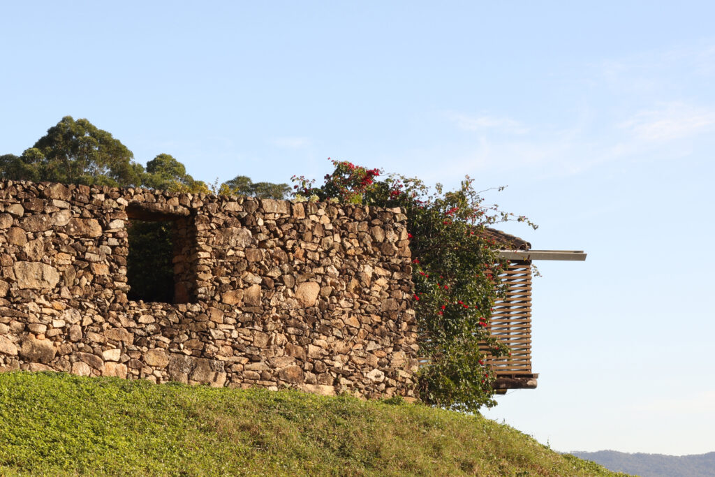 Foto de PAVILHÃO CARAMBÓ, 2001 - UnaMunizViegas